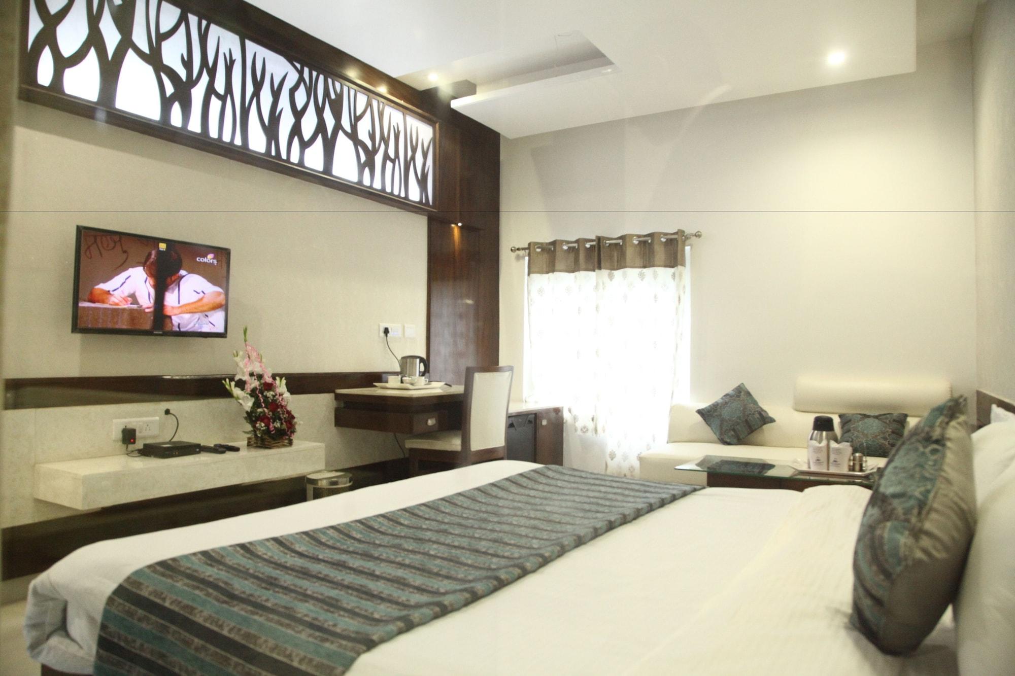 Hotel Emerald Chandīgarh Extérieur photo