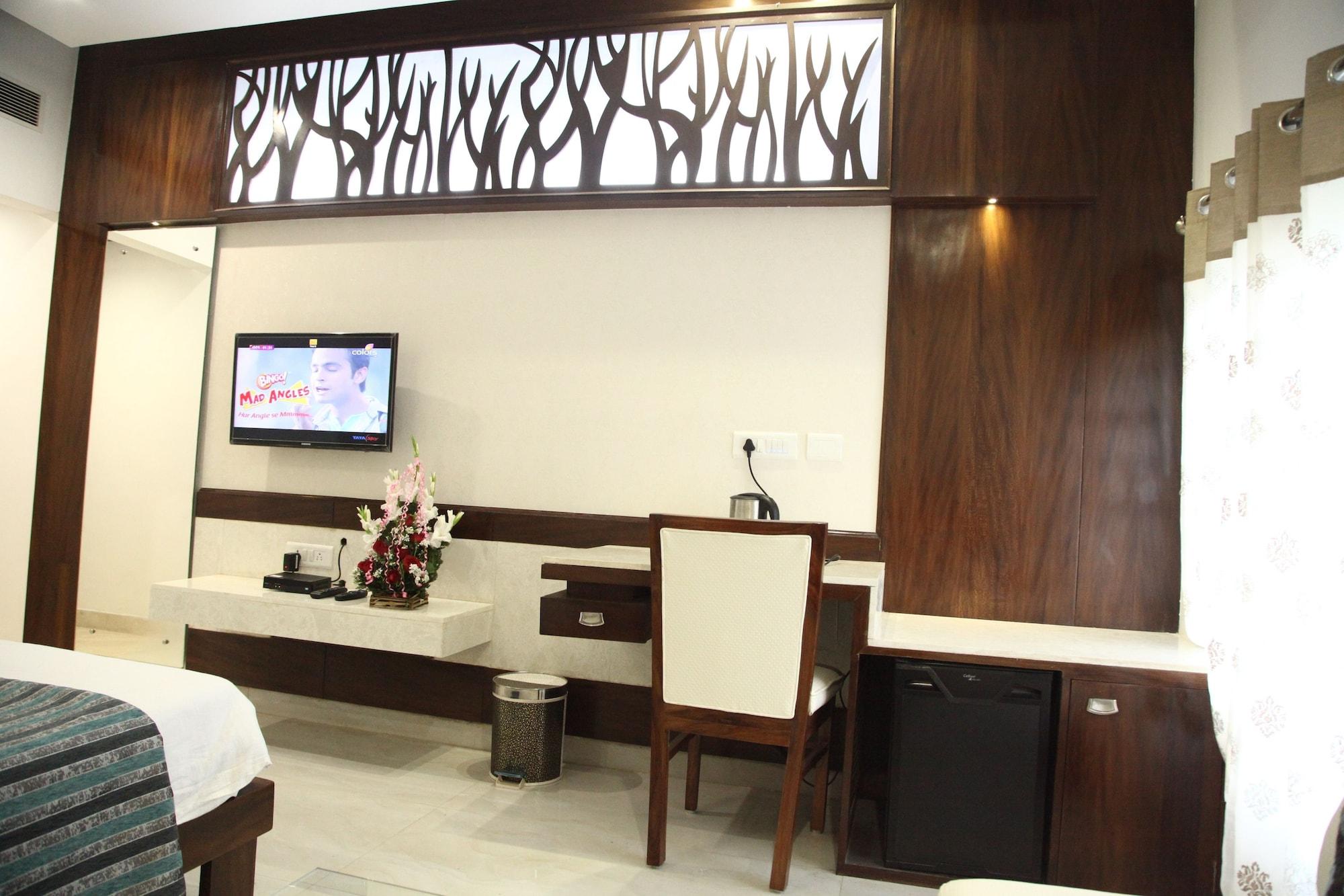 Hotel Emerald Chandīgarh Extérieur photo