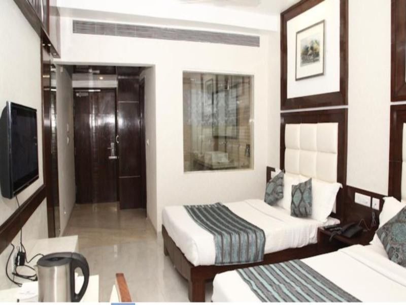 Hotel Emerald Chandīgarh Extérieur photo