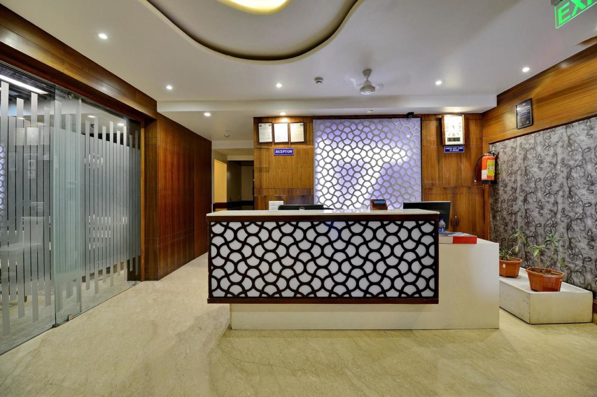 Hotel Emerald Chandīgarh Extérieur photo